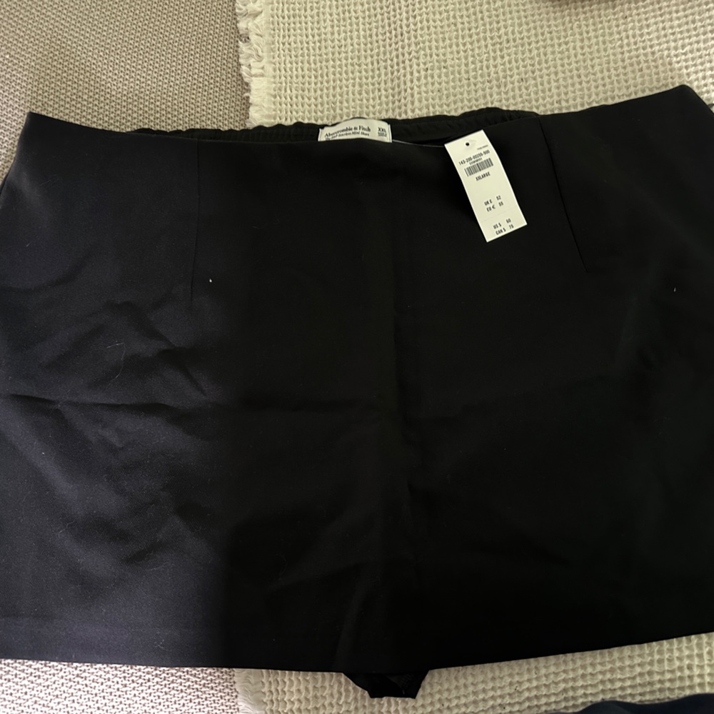 NWT Abercombie Scarlett mini skort